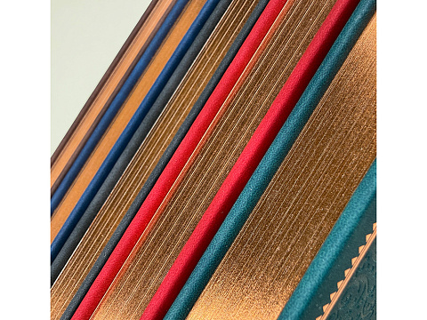 Ежедневник недатированный А4 Royal, зеленый с бронзовым срезом - рис 7.