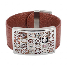 Браслет на коричневом кожаном ремешке