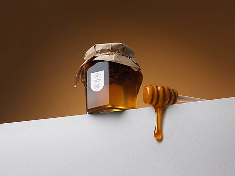 Мед с сосновой шишкой и кедровым орехом 250 гр. - рис 6.