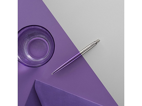 Шариковая ручка Parker Jotter Victoria Violet Chrome CT, стержень:M, цвет чернил: blue в подарочной блистерной упаковке - рис 5.