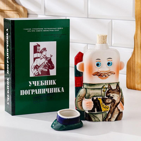 Штоф фарфоровый "Пограничник" (в книге) - рис 2.