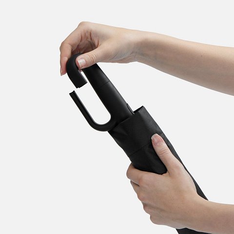 Зонт складной Skymate с УФ-защитой и ручкой-карабином, черный - рис 8.