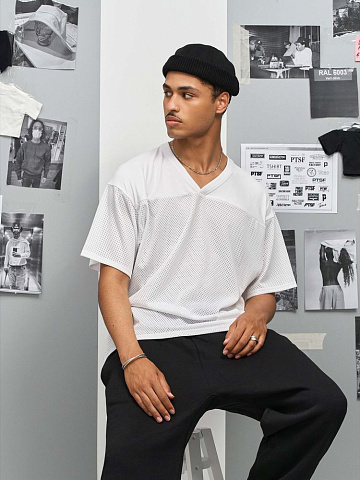 Футболка унисекс Nino с V-образным вырезом, черная - рис 6.