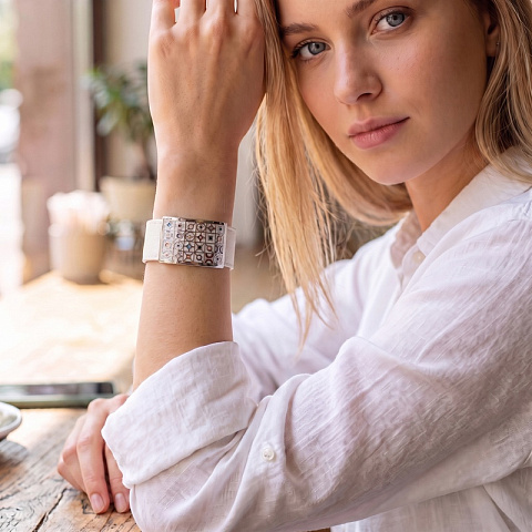 Браслет на белом кожаном ремешке - рис 2.