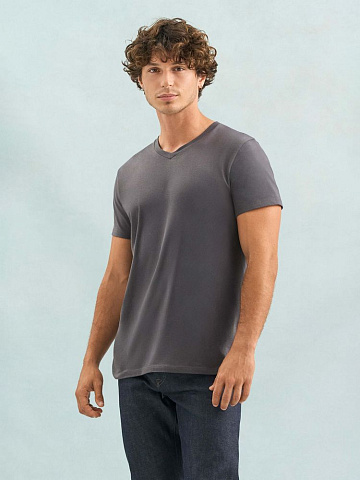 Футболка унисекс Regent с V-образным вырезом, красная - рис 6.