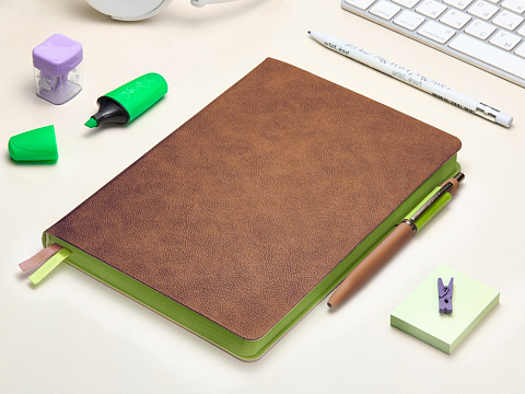 Ежедневник А5 датированный Boston 2027, коричневый с салатовым обрезом - рис 11.