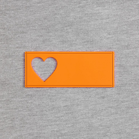 Лейбл из ПВХ с вырубкой «Сердце», оранжевый неон - рис 3.